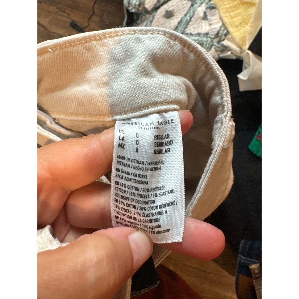 American Eagle Super High Rise Baggy Wide Leg cream jeans - Picture 5 of 6